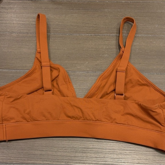SKIMS Wear Everywhere Crossover Bralette - Picture 5 of 8